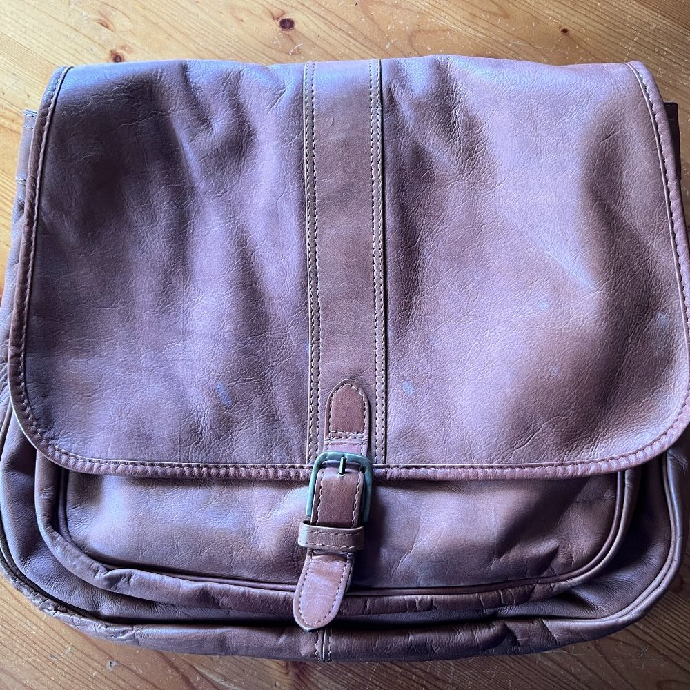 TUMI DAKOTA MESSENGER BAG